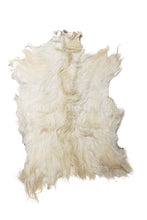 Lade das Bild in den Galerie-Viewer, Ziegenfell, Haarlänge 10 cm