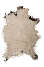 Lade das Bild in den Galerie-Viewer, Ziegenfell, Haarlänge 10 cm