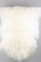 Lade das Bild in den Galerie-Viewer, Ziegenfell, Haarlänge 15-20 cm